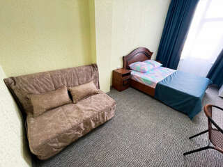 Гостиница Камена Анапа Люкс 3-х местный с балконом-4