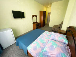 Гостиница Камена Анапа Люкс 3-х местный с балконом-5