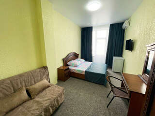 Гостиница Камена Анапа Люкс 3-х местный с балконом-2